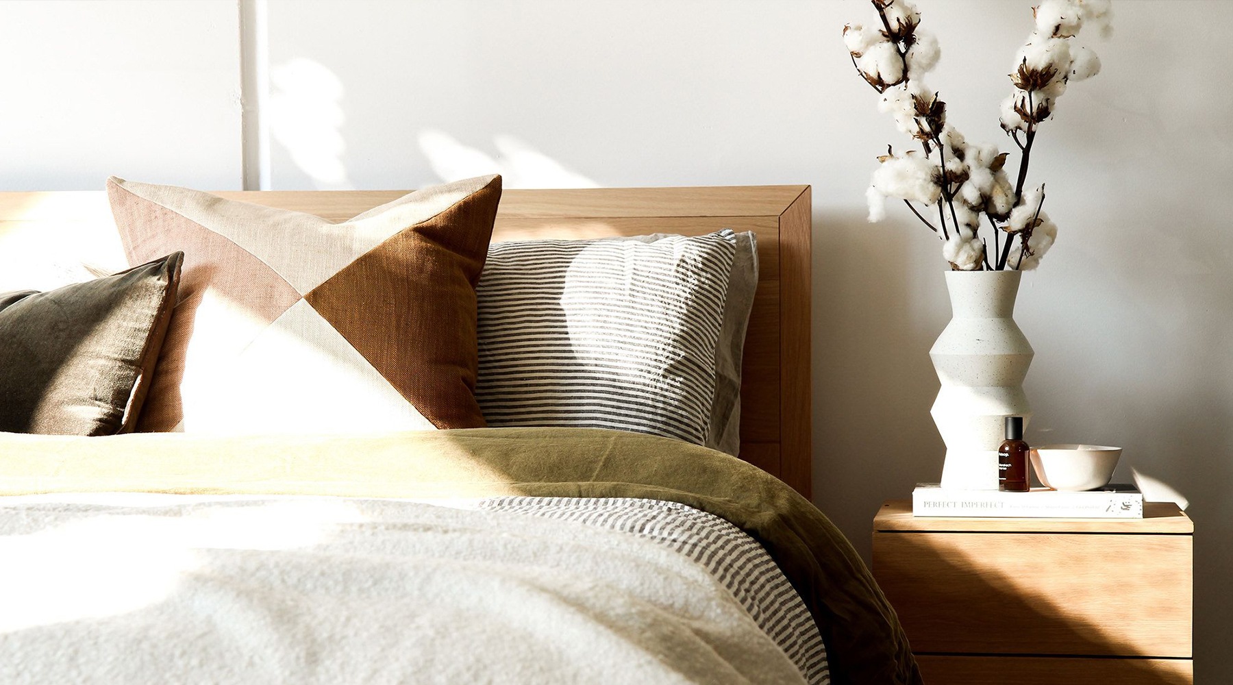 Where comfort and convenience meet a bedroom with decor